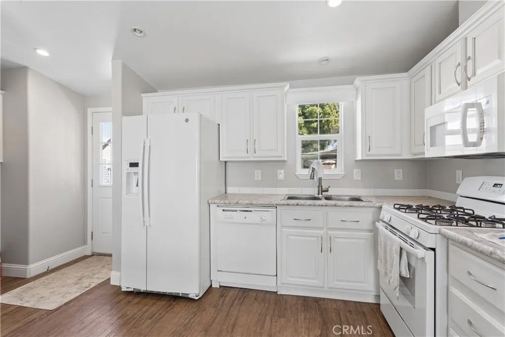 145 South B17 — photo