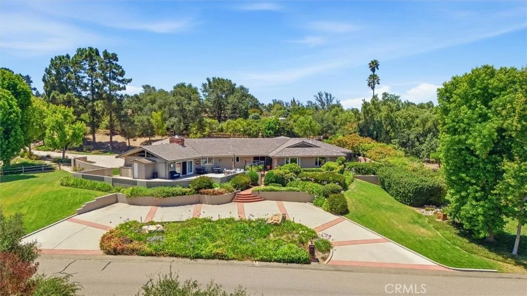2184 Arrowhead — photo