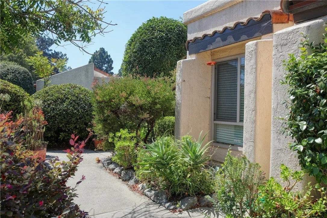81 Encanto — photo