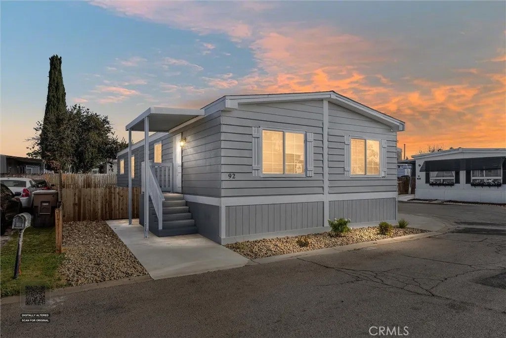 92 Cinnamon — photo