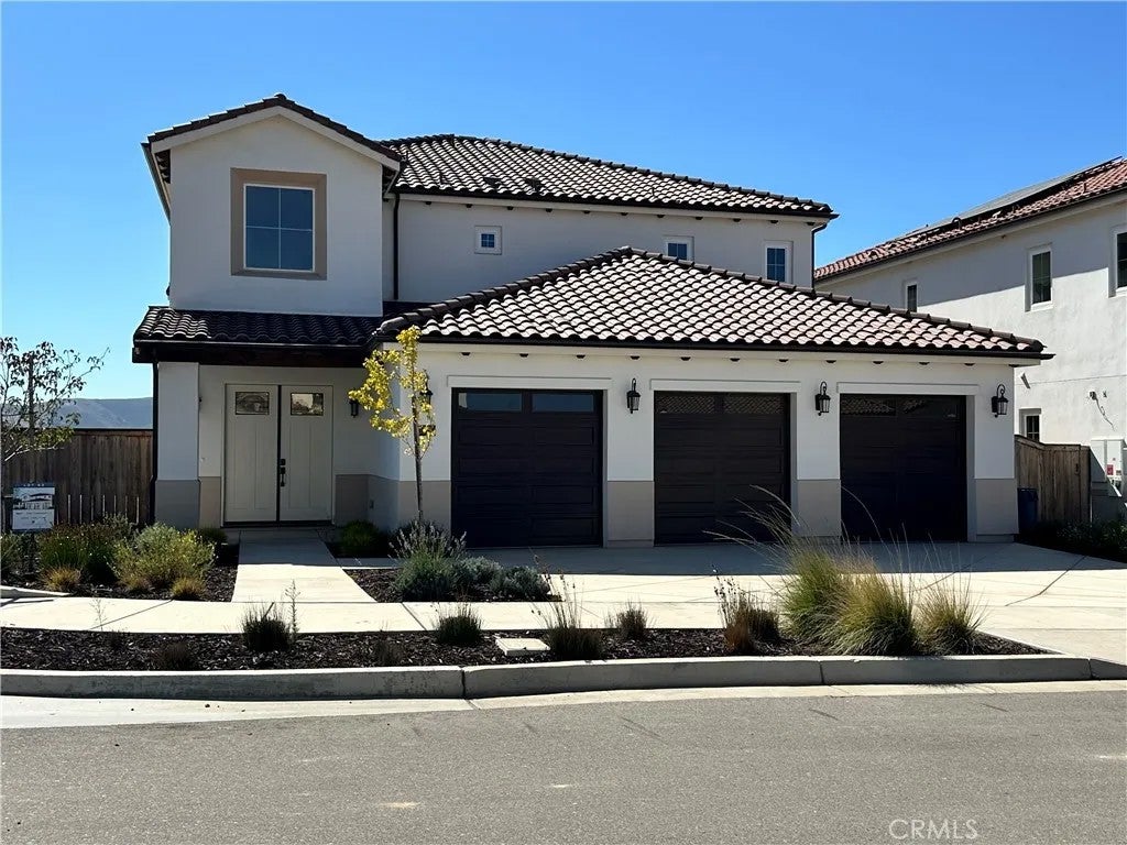 5833 Morning Glory Drive — photo