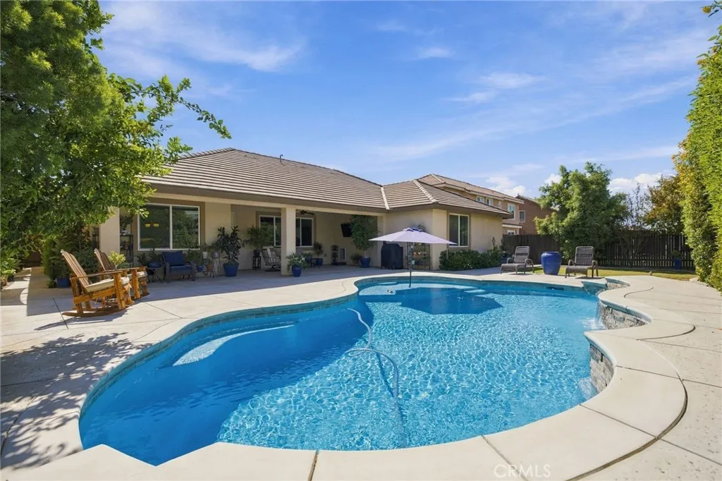 14524 Blue Stream — photo