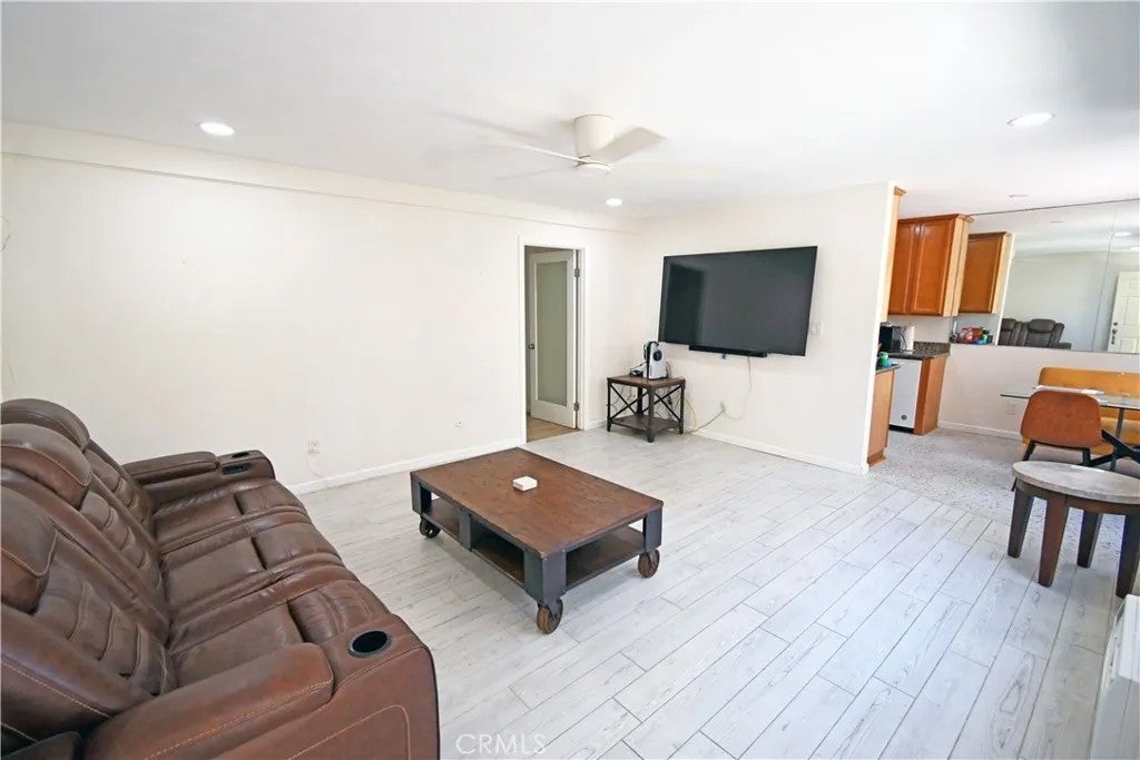 471 Ballantyne 64 — photo