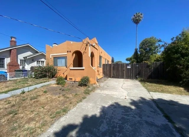 914 Alice — photo