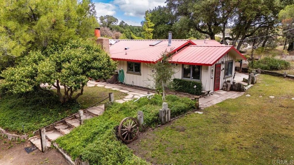 1088 Shasta Way — photo