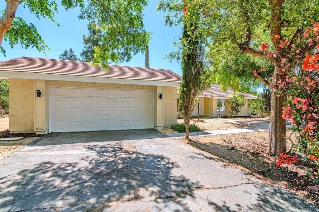 37985 Avenida Bravura — photo