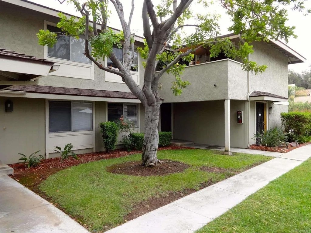 979 Amistad Place C — photo