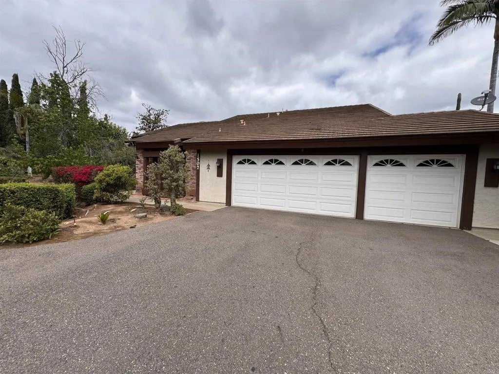 1507 Woody Hills Drive — photo