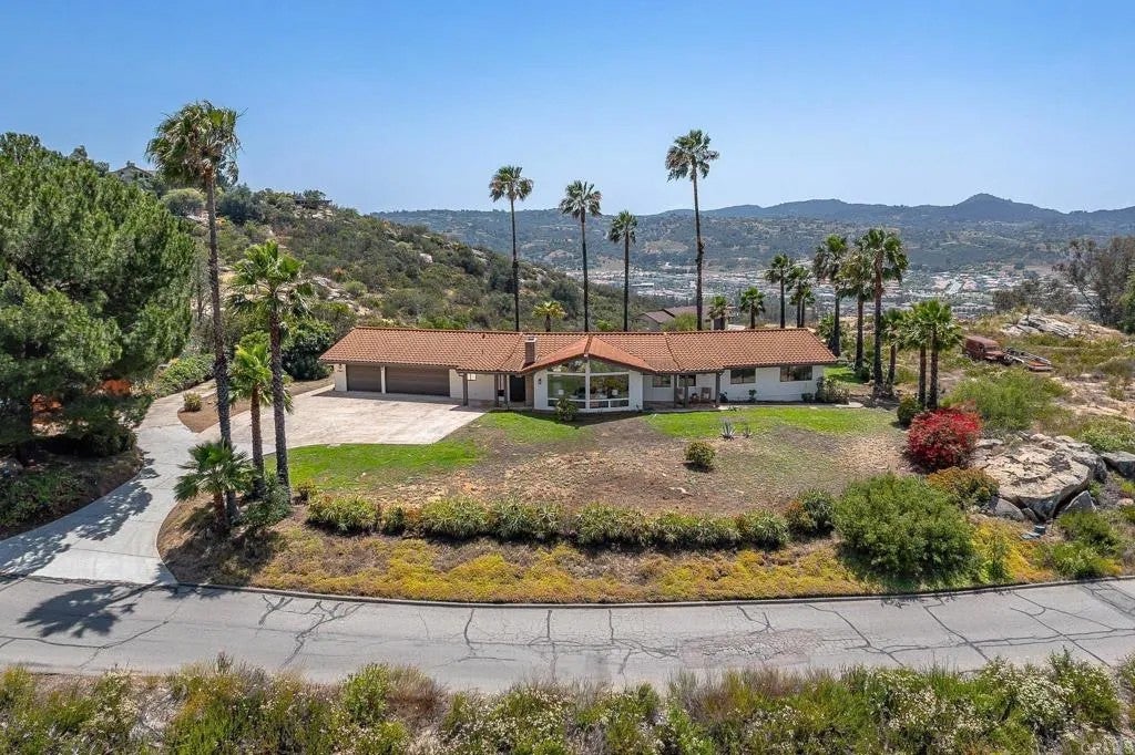 14043 Calle De Vista — photo