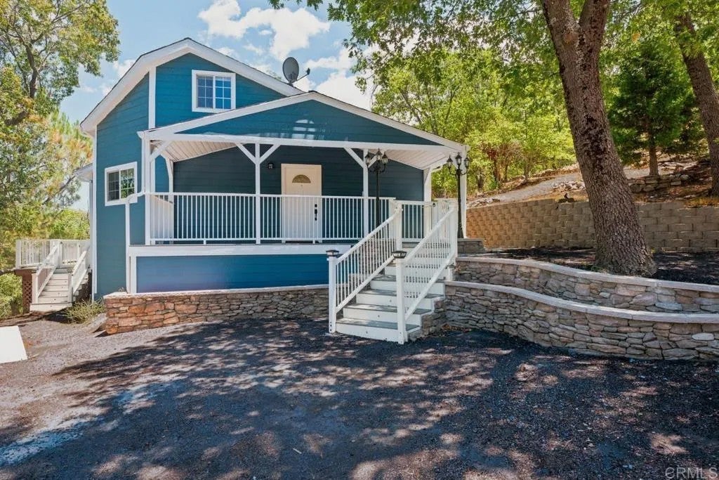 919 Kenison Dr — photo