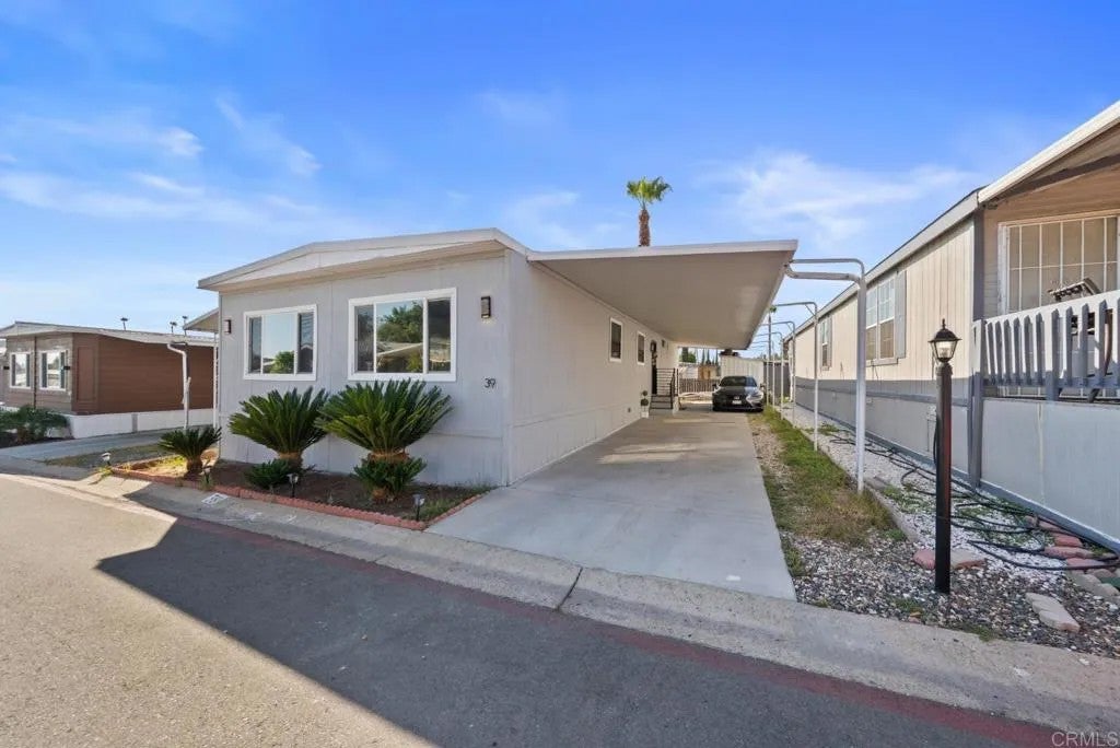 10767 Jamacha Spc 39 — photo