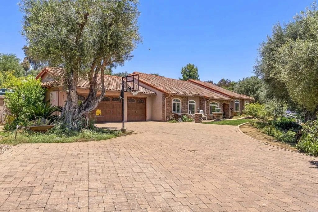 2365 Shaylene Way — photo