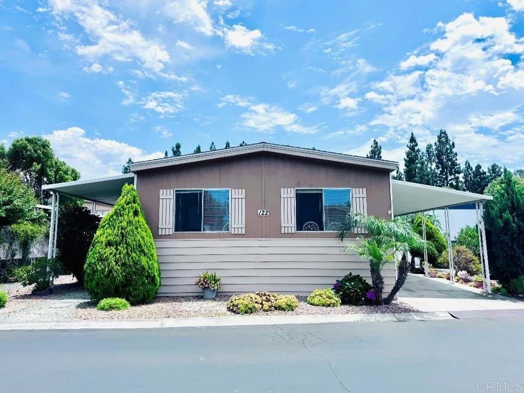 2130 Sunset 122 — photo