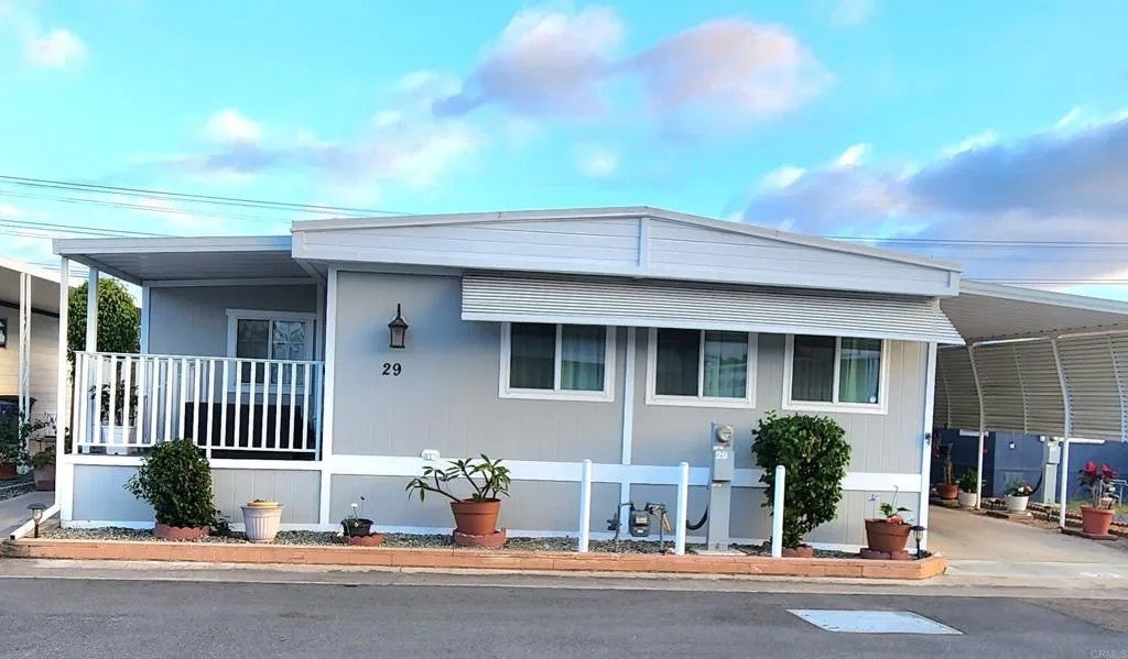 445 Orange Ave. Spc 29 — photo