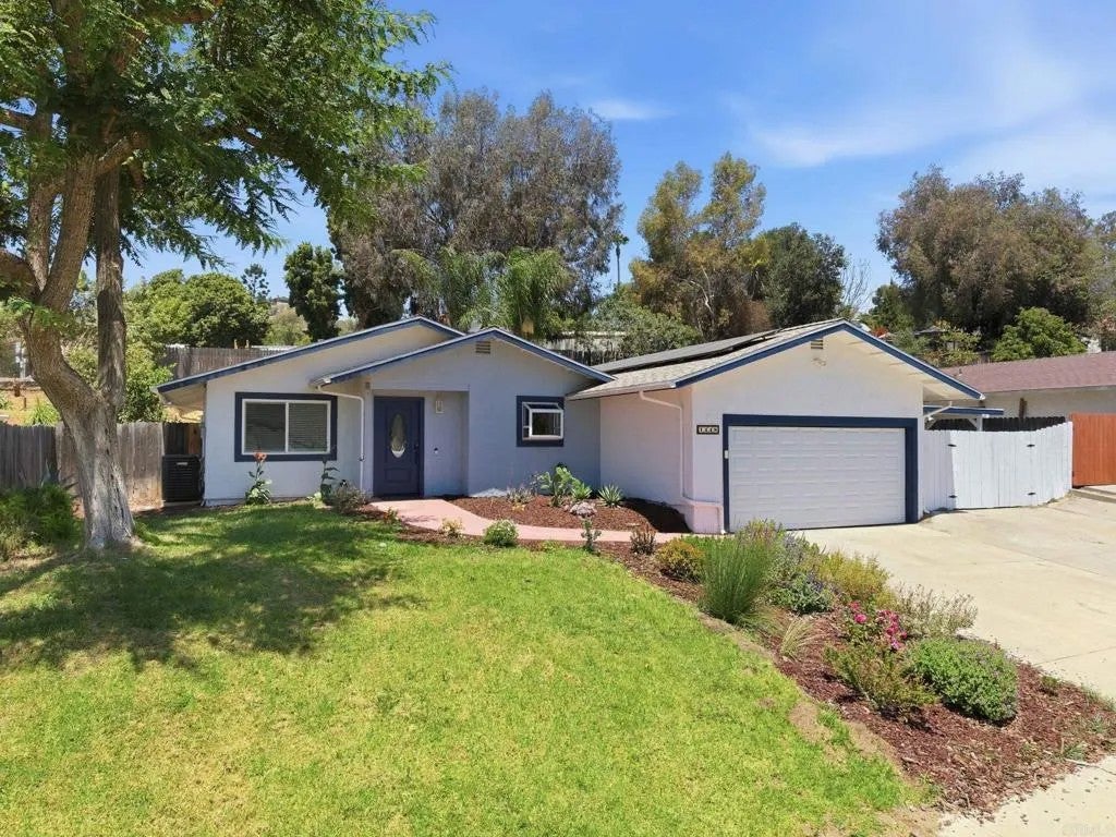 1448 Esperanza Way — photo