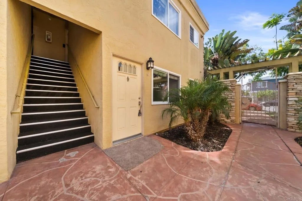 1340 Holly Avenue 9 — photo