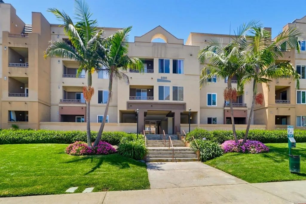 8889 Caminito Plaza Centro 7319 — photo