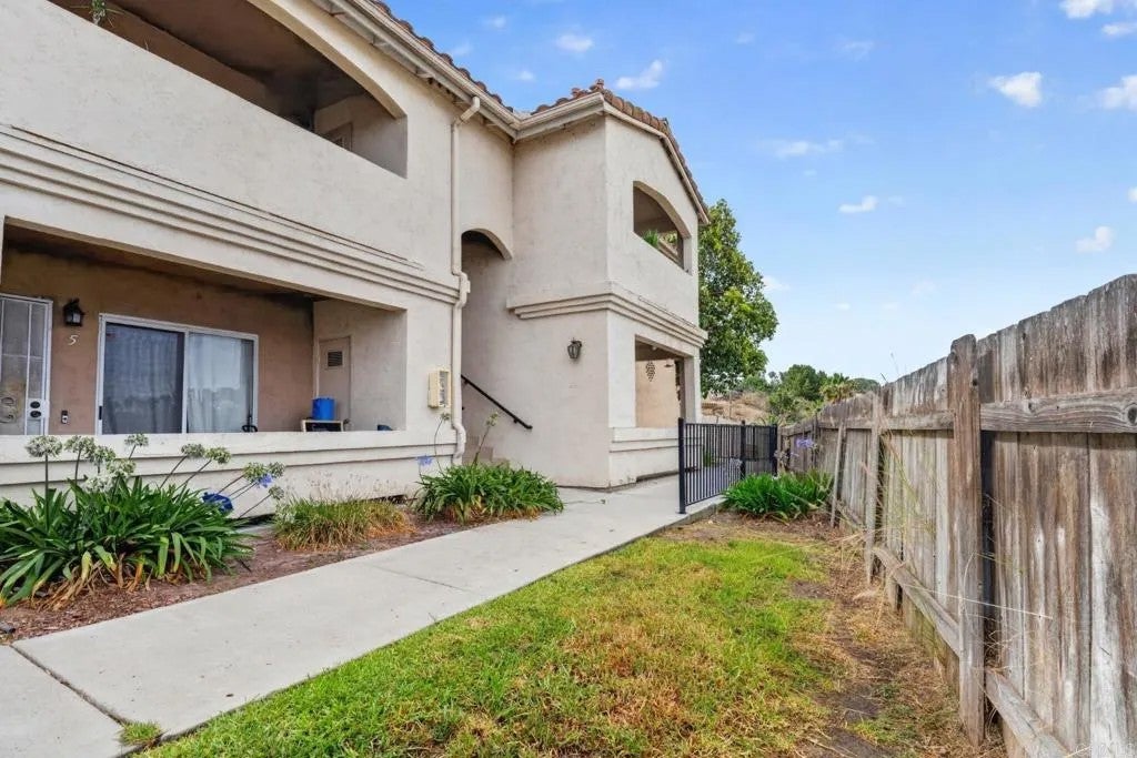 6454 Quarry Rd 8 — photo