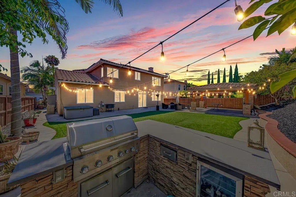 1477 Edgehill Drive — photo