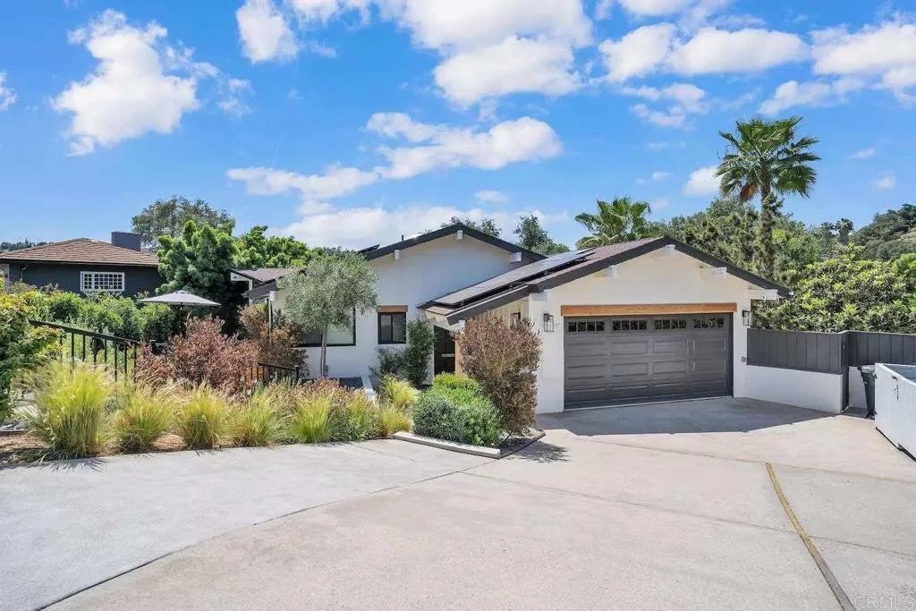 3550 Laketree Drive — photo