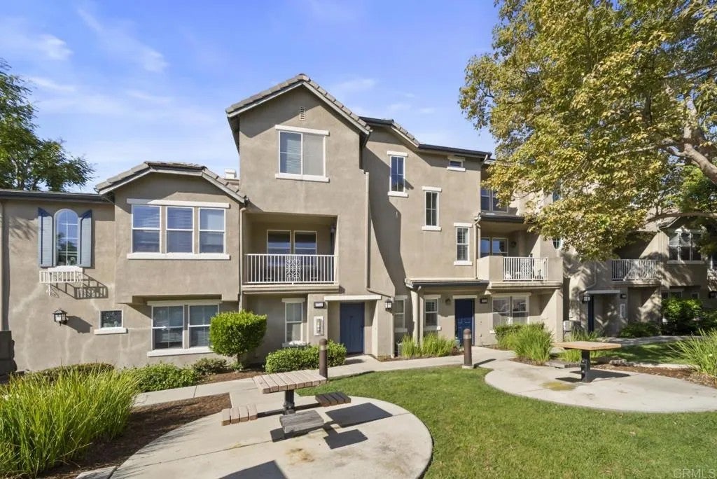 2724 Hazelnut Court — photo