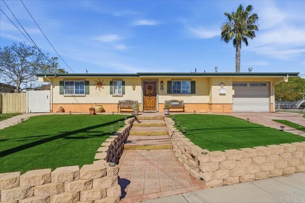 1032 Iris Ave — photo