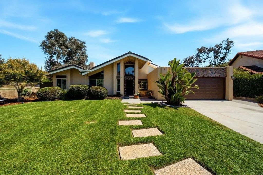 1663 Linda Sue Lane — photo