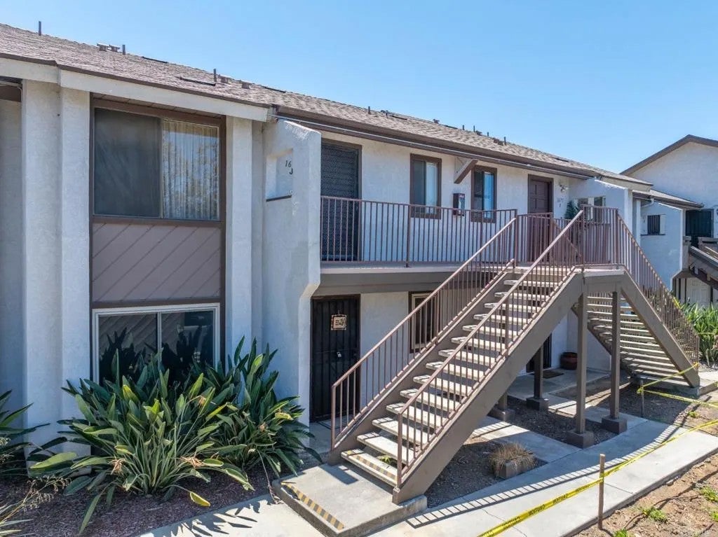 1677 Melrose Ave. Unit D — photo