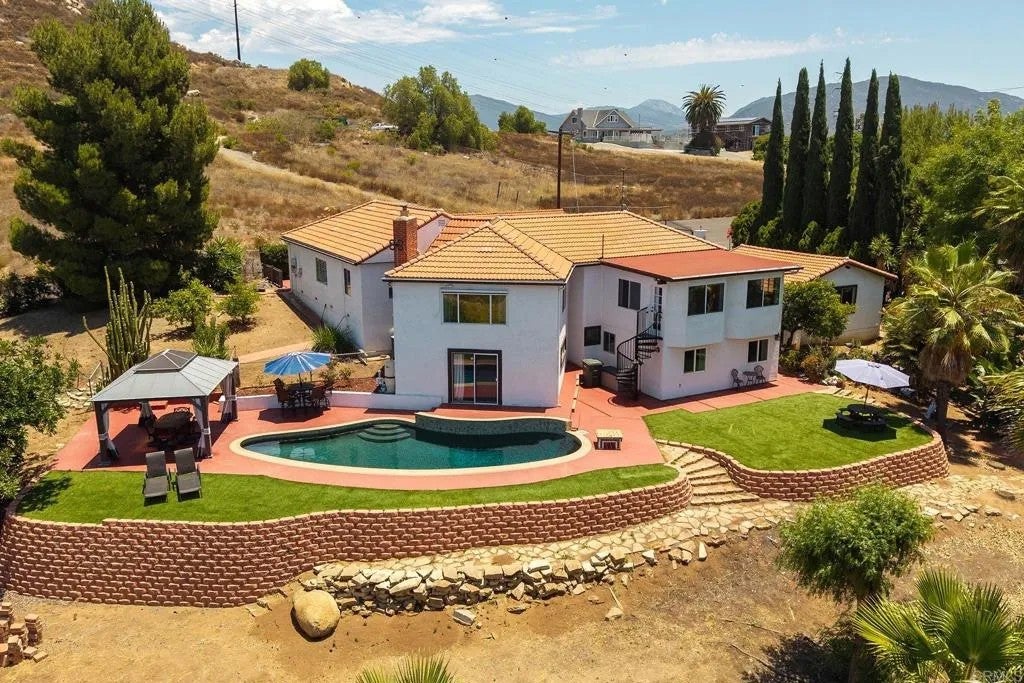 2410 Euclid Ave — photo
