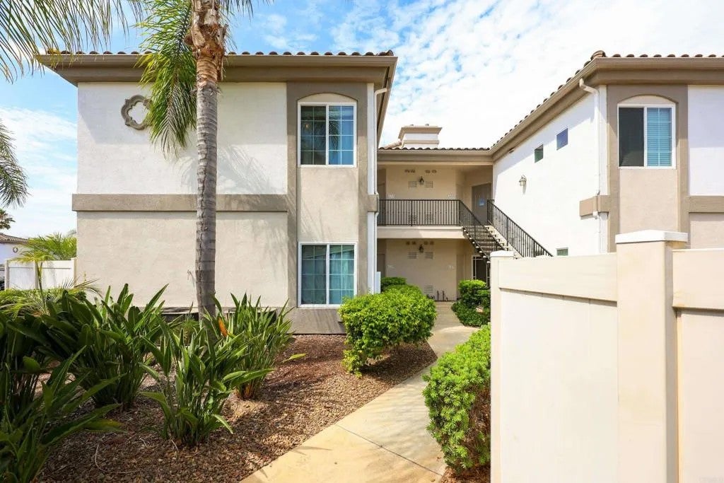 2724 Lake Pointe Drive 239 — photo