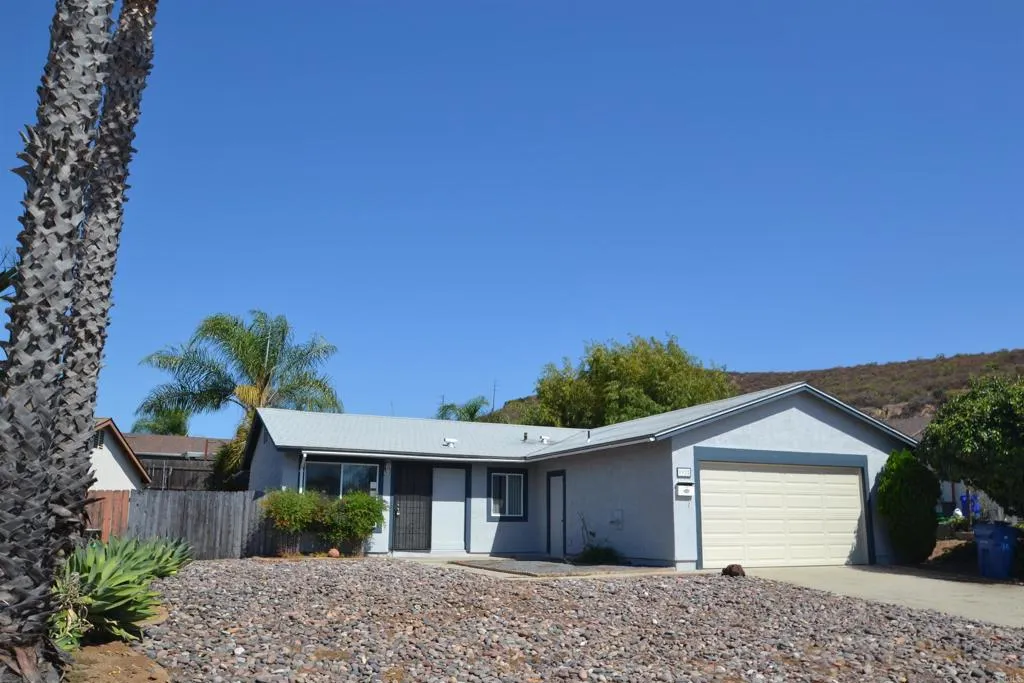 9925 Los Ranchitos Road, Santee, CA 92071