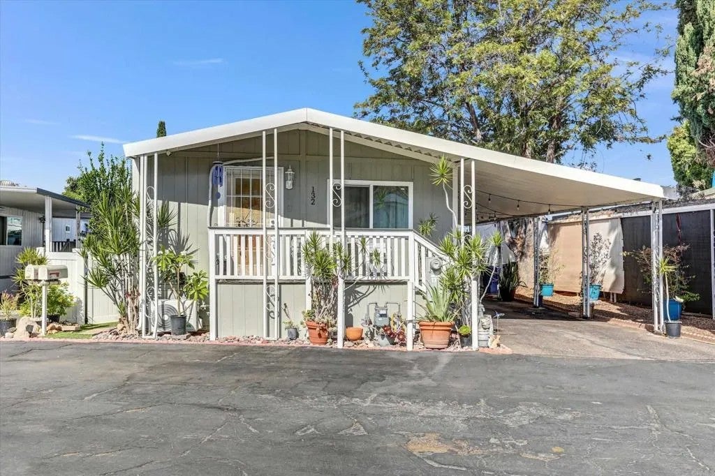 351 E Bradley 132 — photo