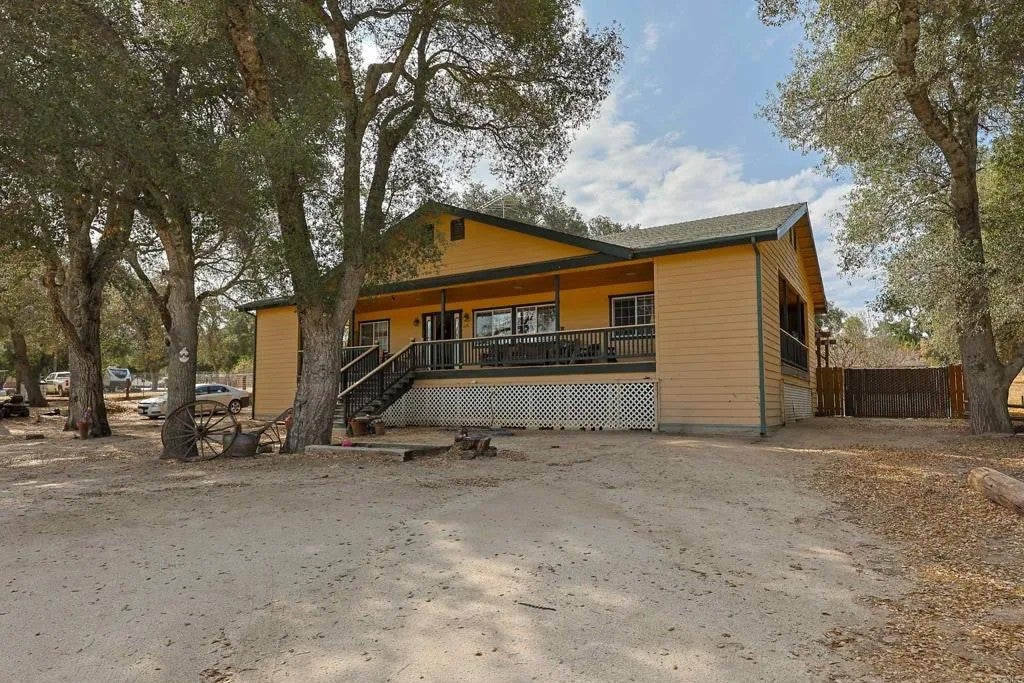 1437 Shasta Way — photo