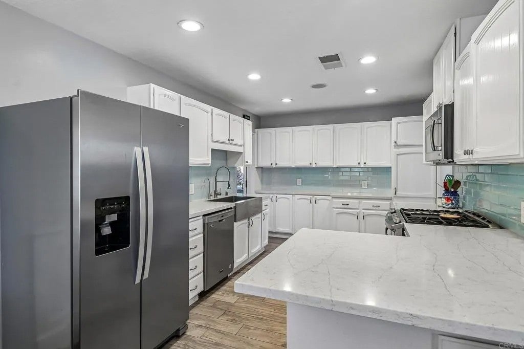 9535 Lakeview Drive — photo