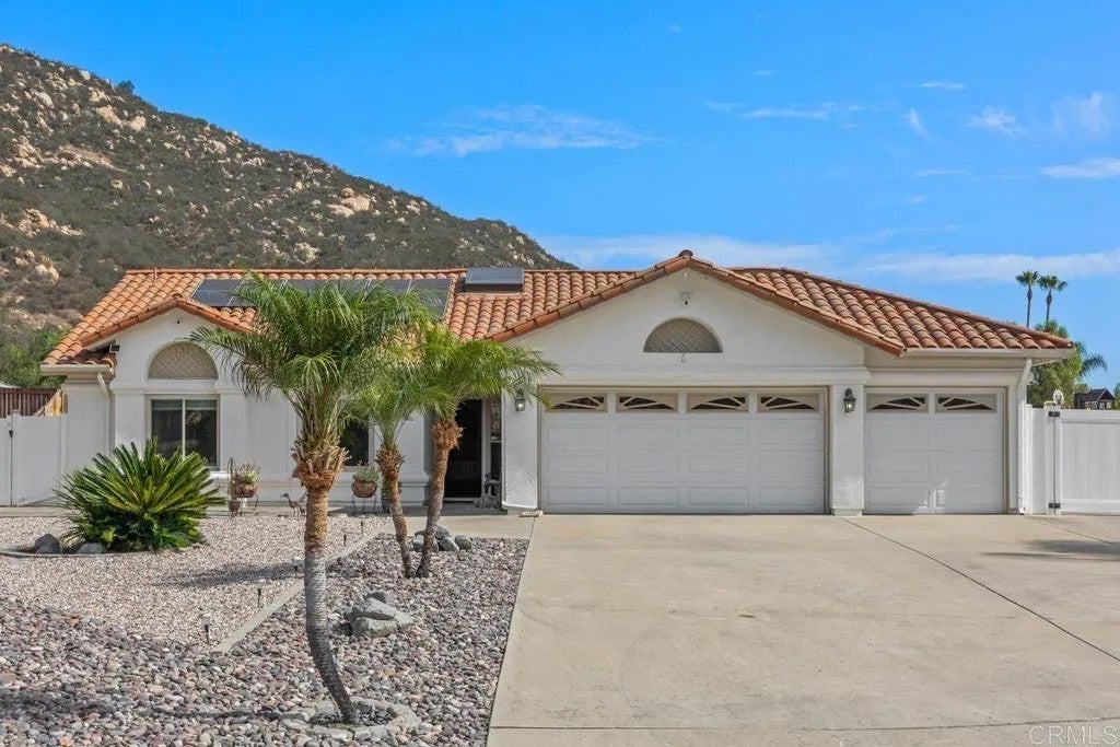 346 Hunter Court — photo