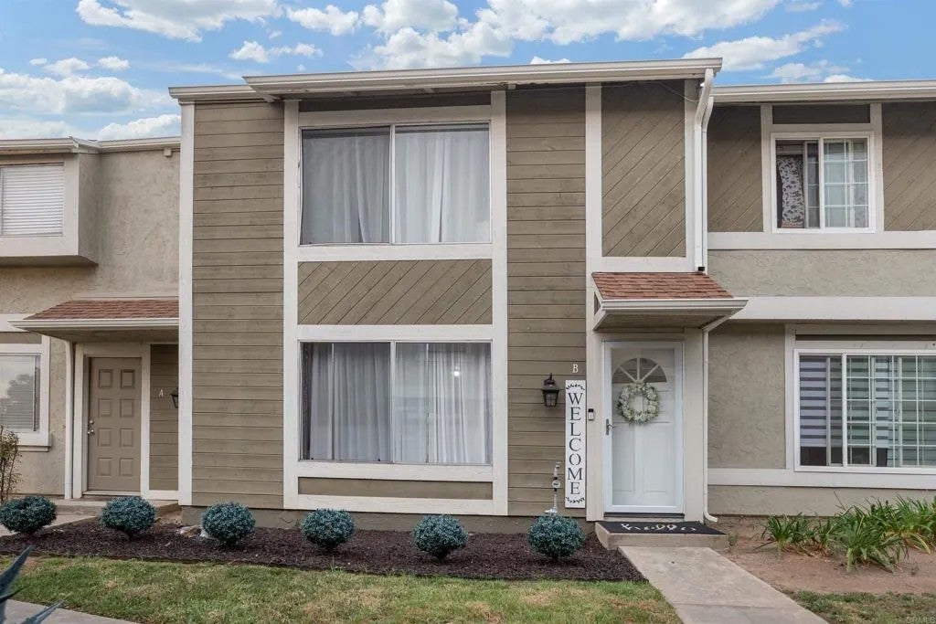 3075 Iris Avenue B — photo