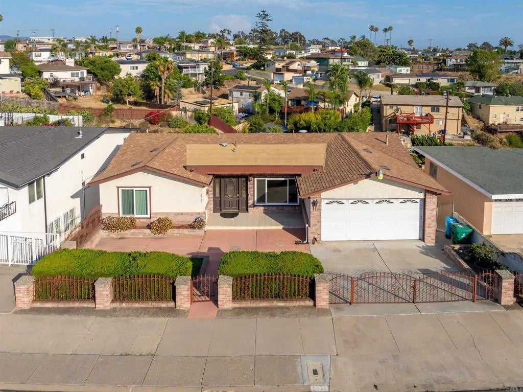 5535 San Mateo Drive — photo