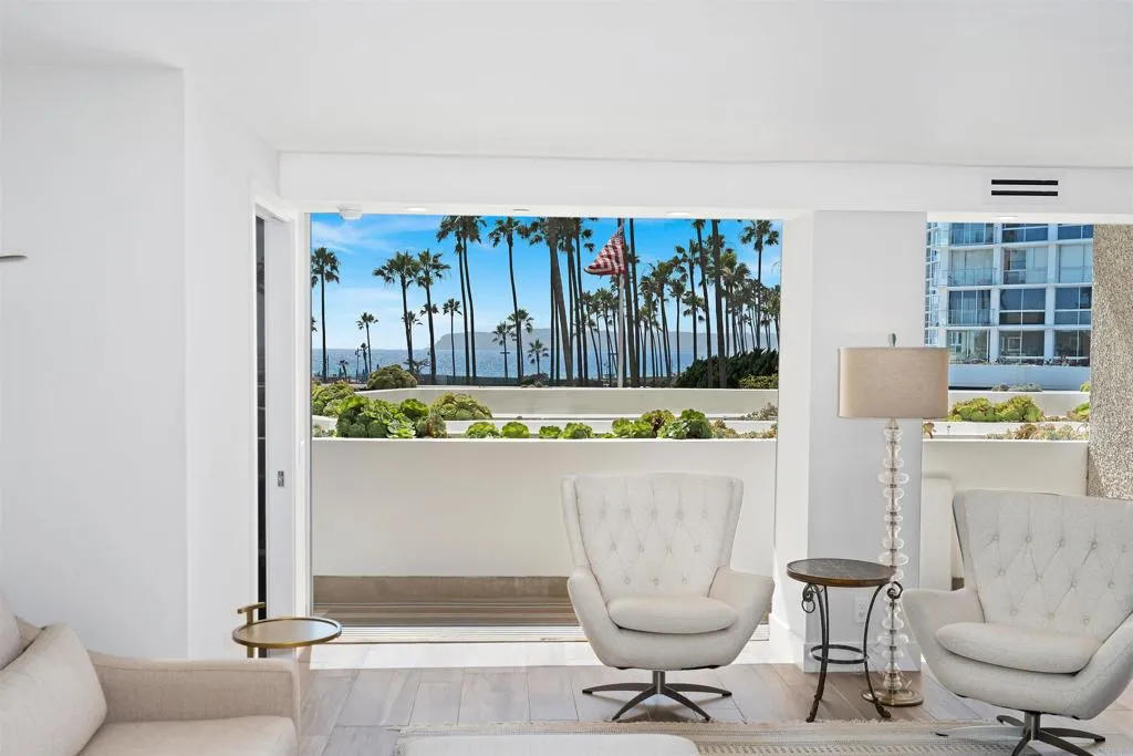 1820 Avenida Del Mundo Unit 101 — photo