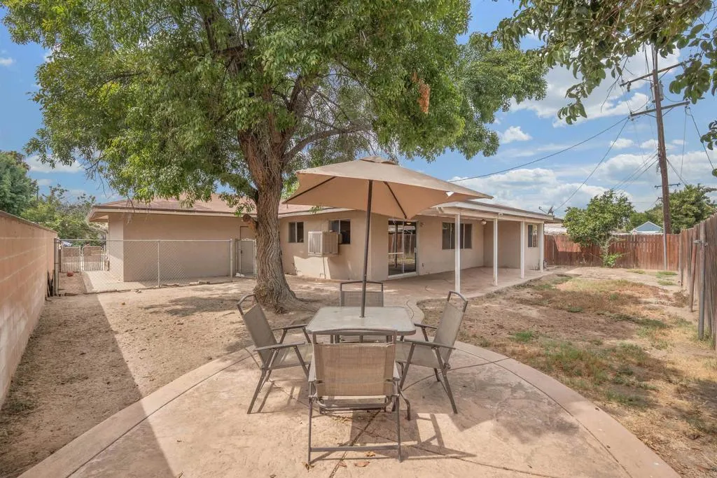 626 E Wright Street, Hemet, CA 92543 — photo 2