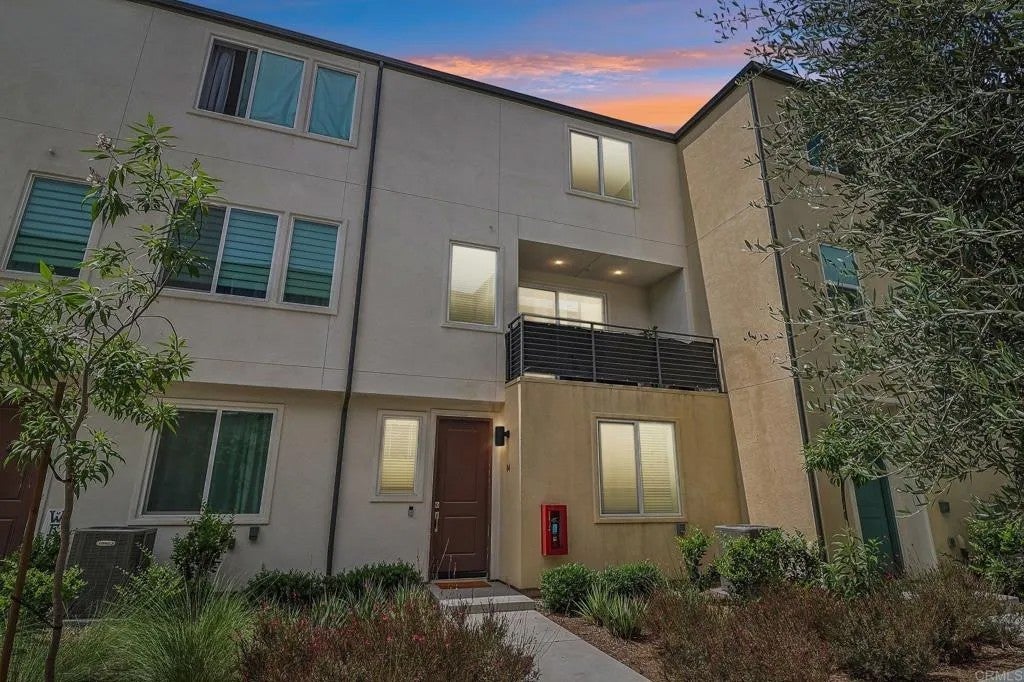5471 Seacliff Place 84 — photo