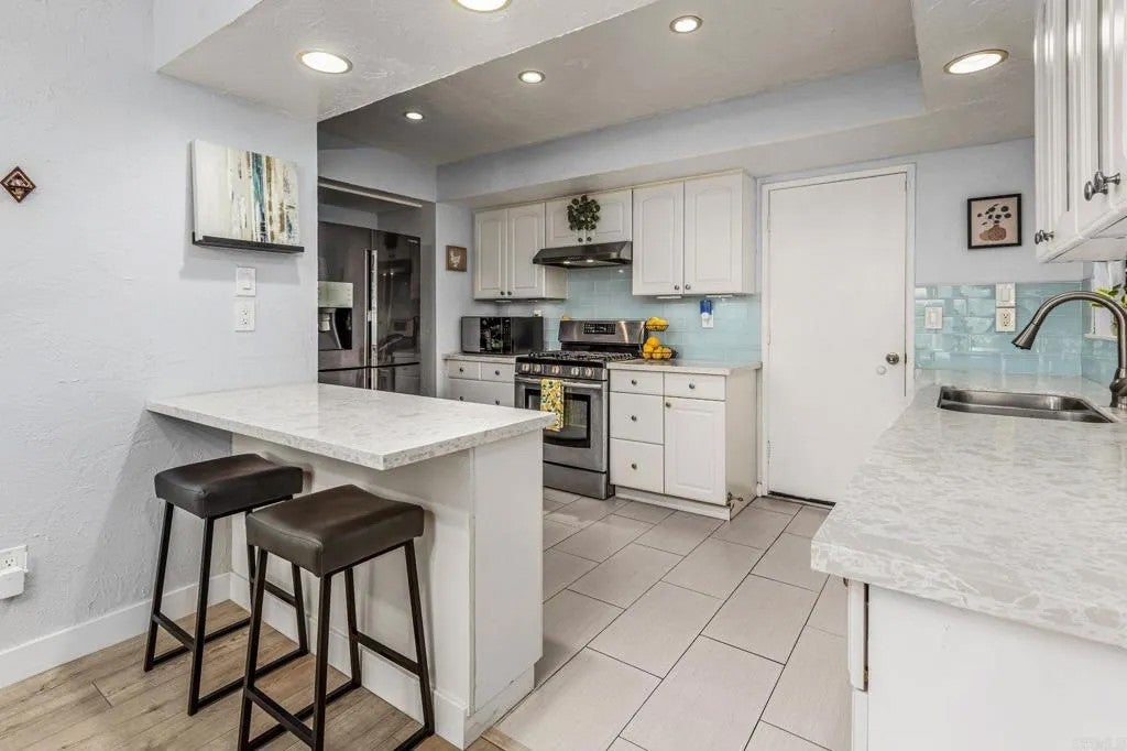 3037 Highlands Blvd — photo