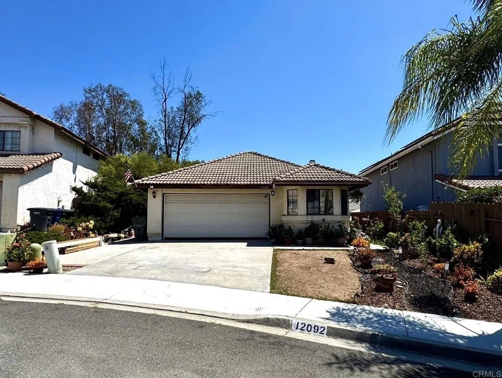 12092 Calle Naranja — photo