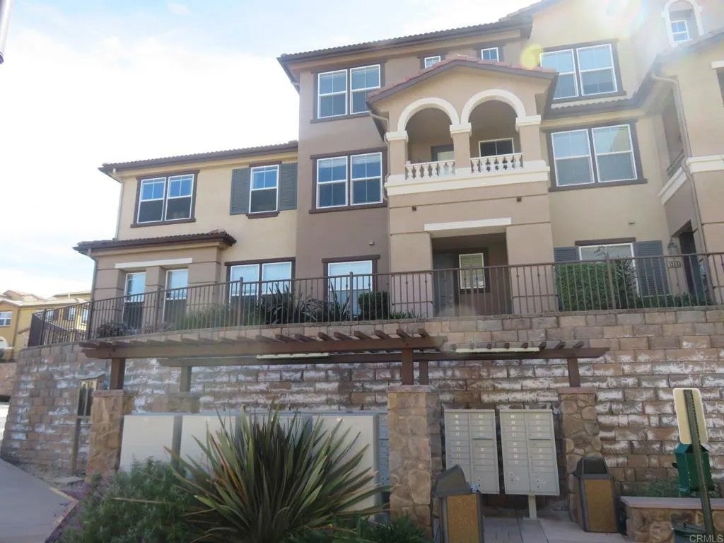 1310 Calabria Street — photo