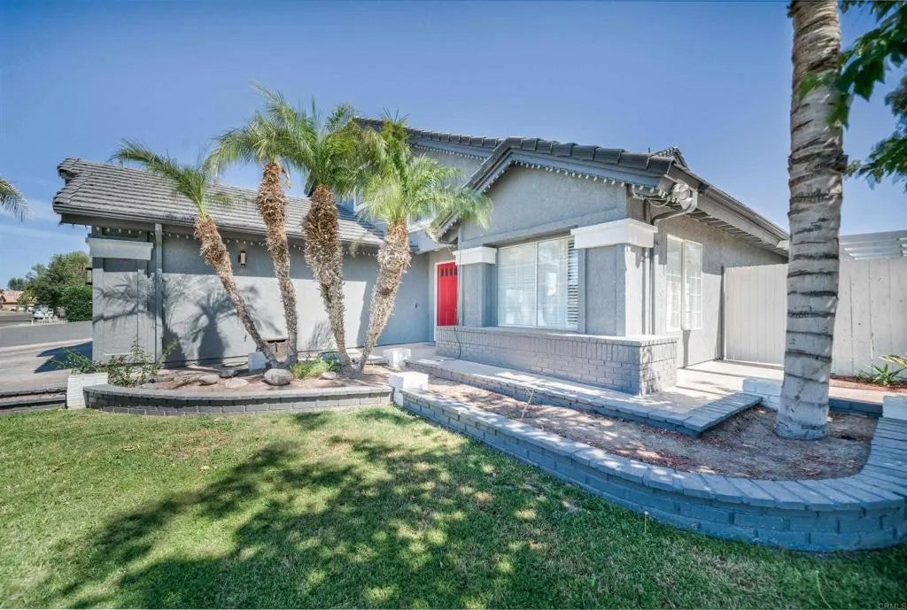 2499 Sandalwood Dr — photo