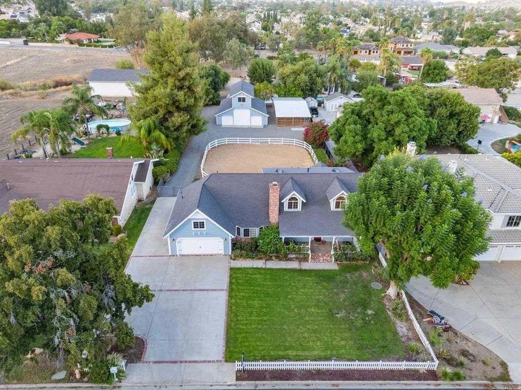 4126 Crestview Drive — photo