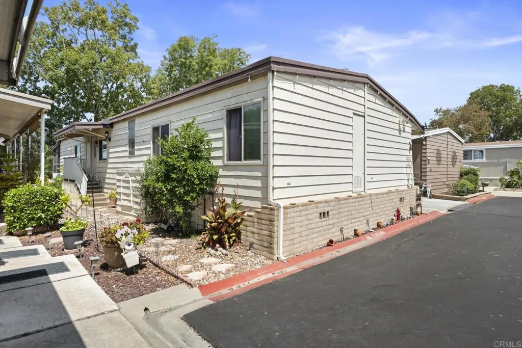 3340 Del Sol Unit 136 — photo