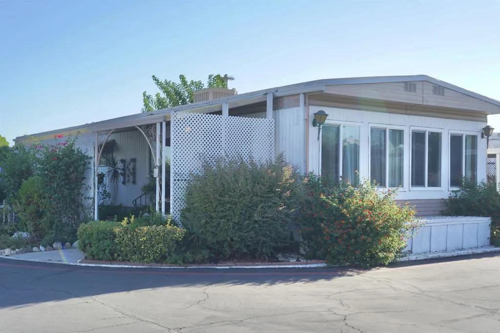 185 N Eucalyptus Unit Spc 95 — photo