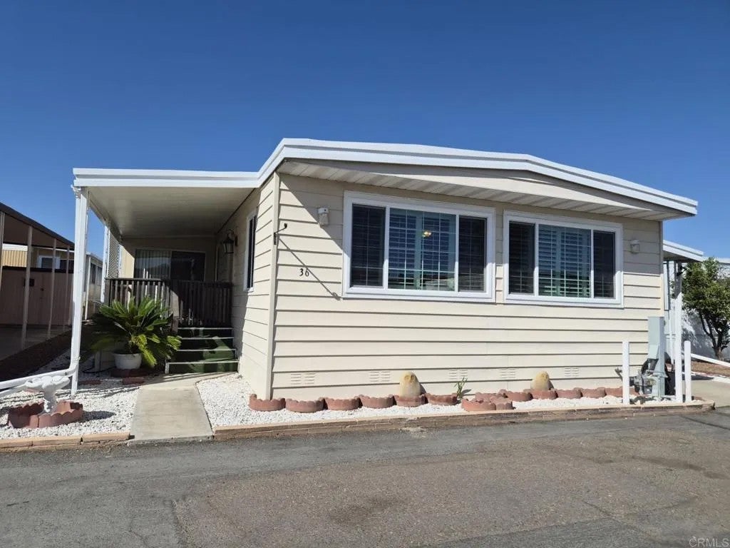 445 Orange Avenue 36 — photo