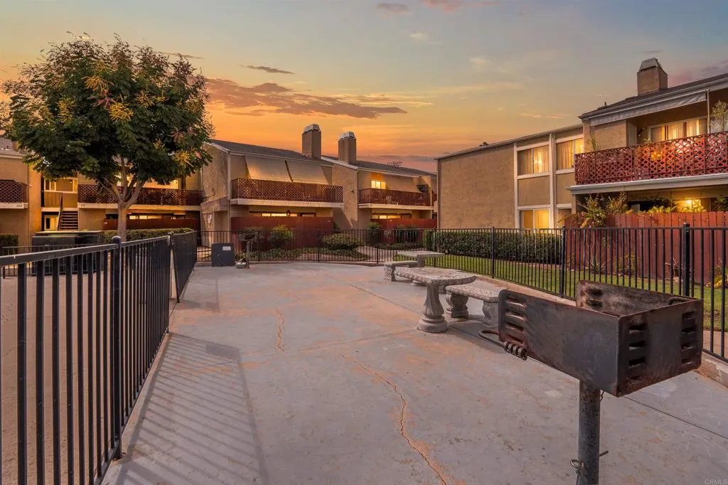 475 N Midway Drive Unit 214 — photo