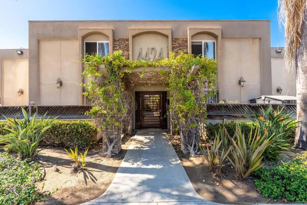 4424 Altadena Avenue Unit 14 — photo